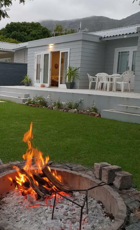 Corban Cottage Hermanus Exterior photo